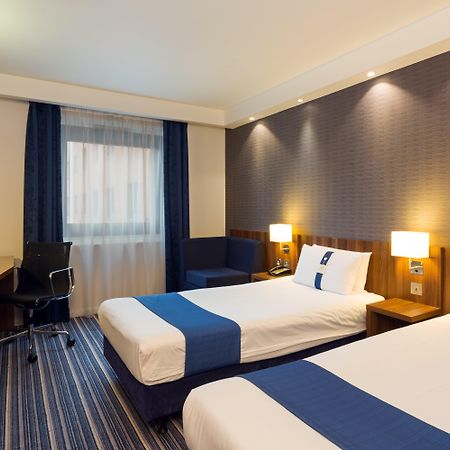 Holiday Inn Express Harlow By Ihg Ngoại thất bức ảnh