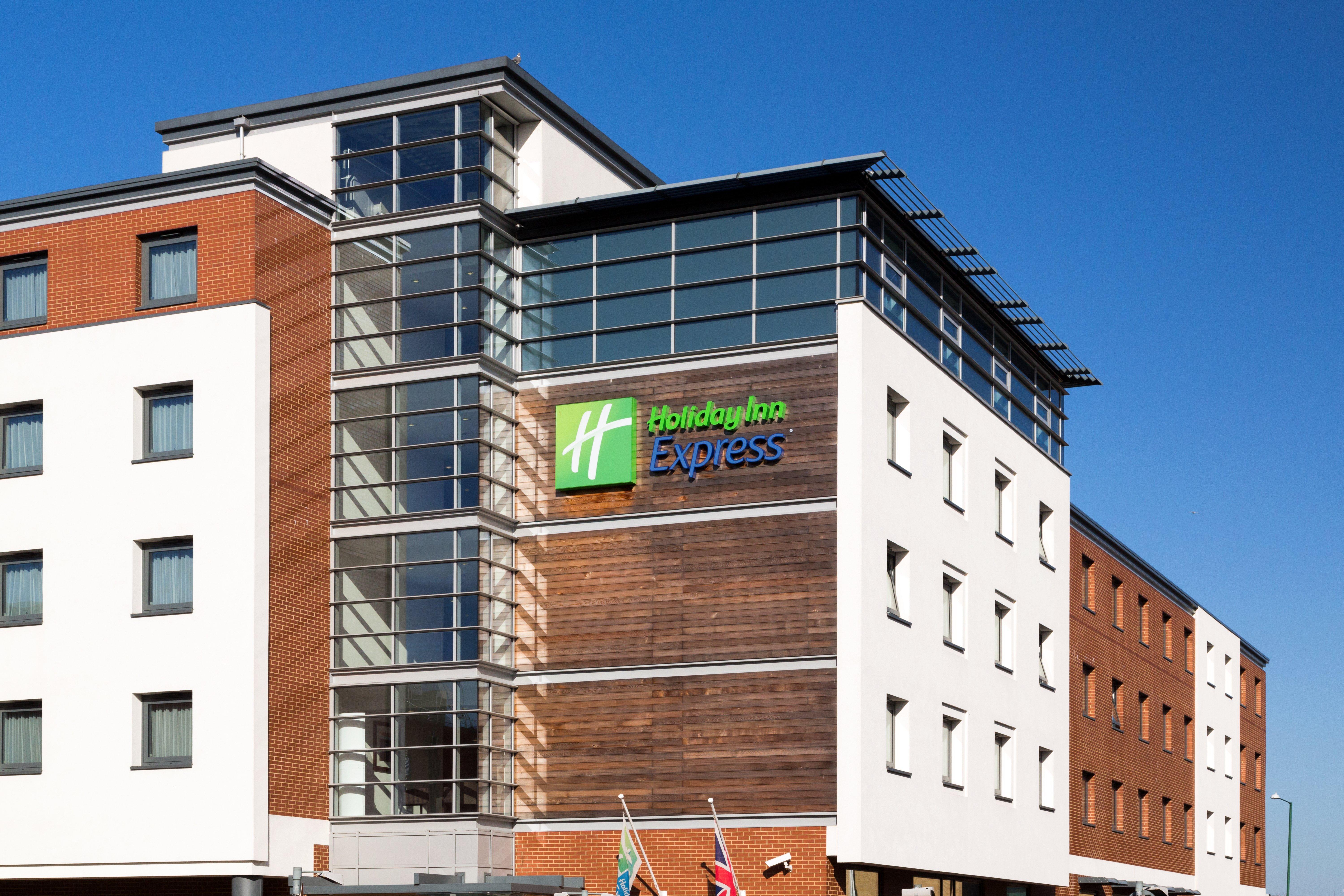 Holiday Inn Express Harlow By Ihg Ngoại thất bức ảnh