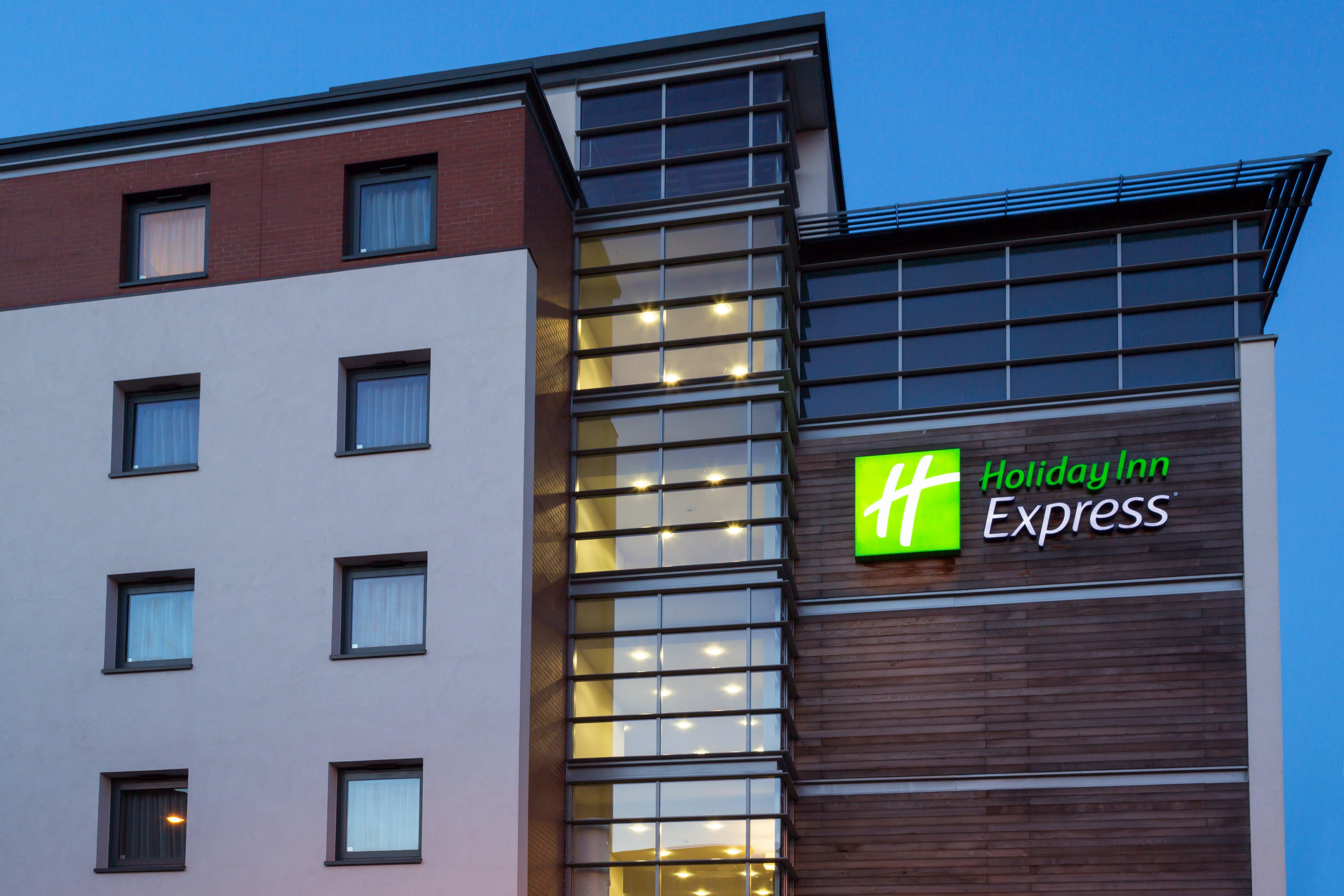 Holiday Inn Express Harlow By Ihg Ngoại thất bức ảnh