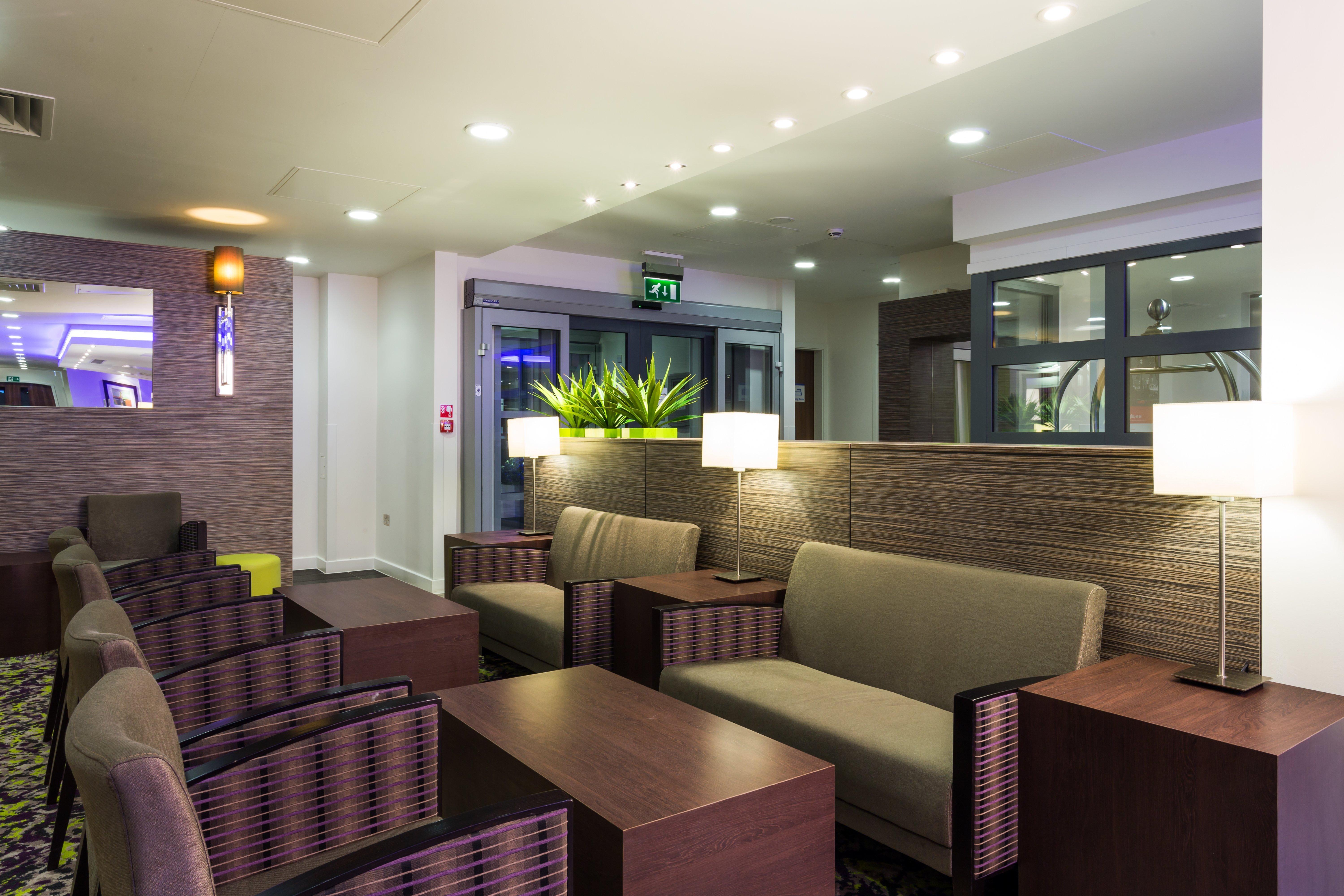 Holiday Inn Express Harlow By Ihg Ngoại thất bức ảnh