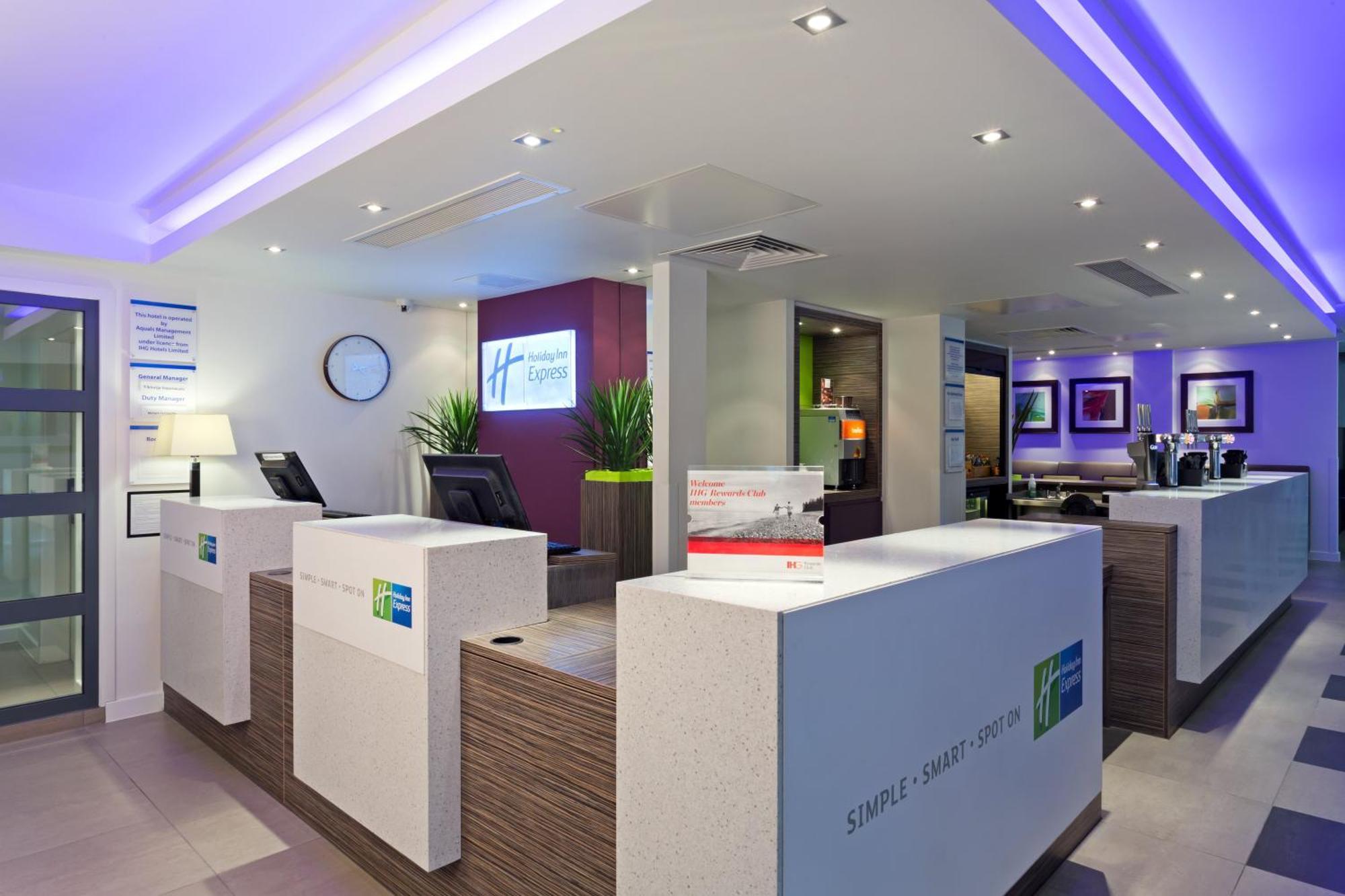 Holiday Inn Express Harlow By Ihg Ngoại thất bức ảnh