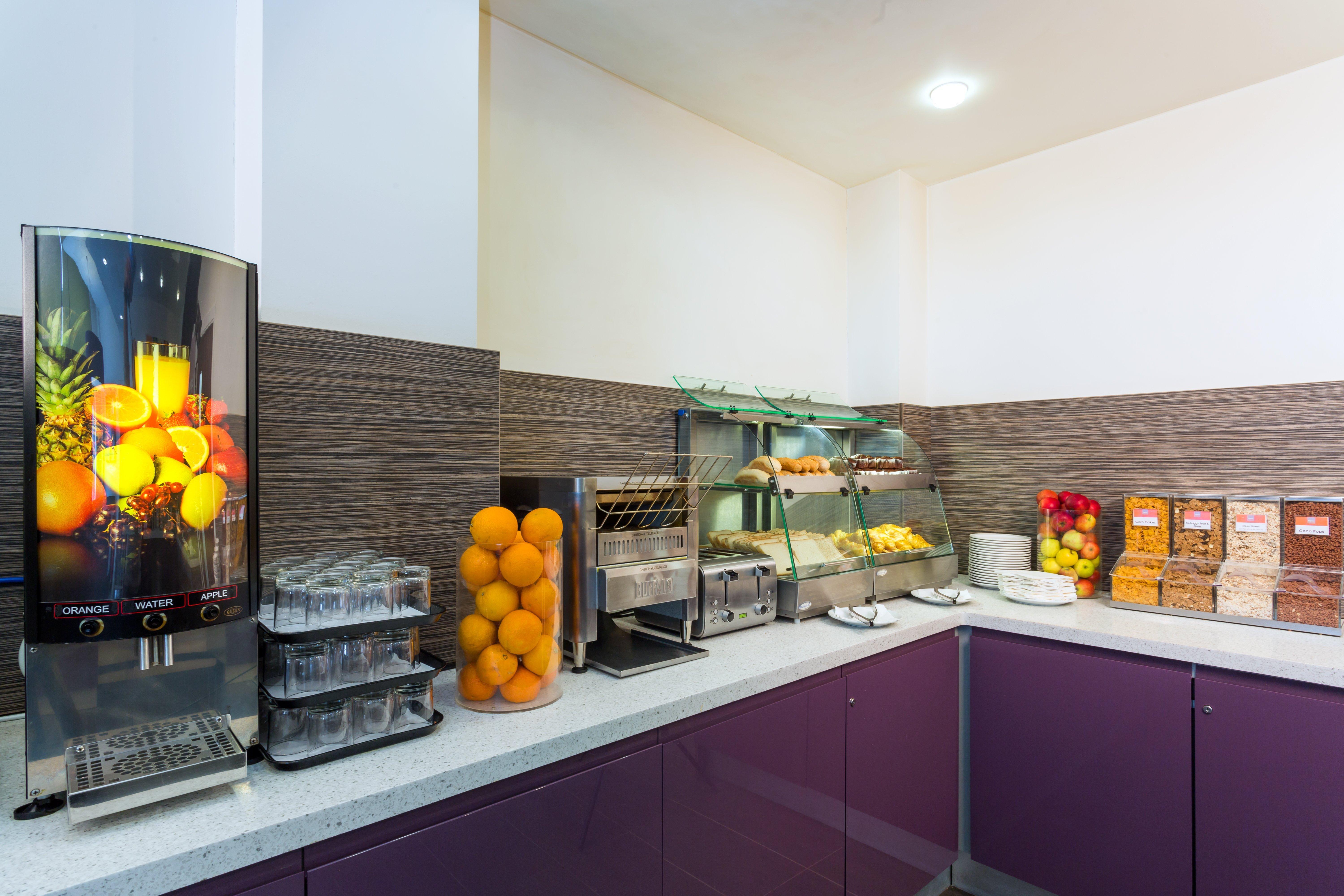 Holiday Inn Express Harlow By Ihg Ngoại thất bức ảnh