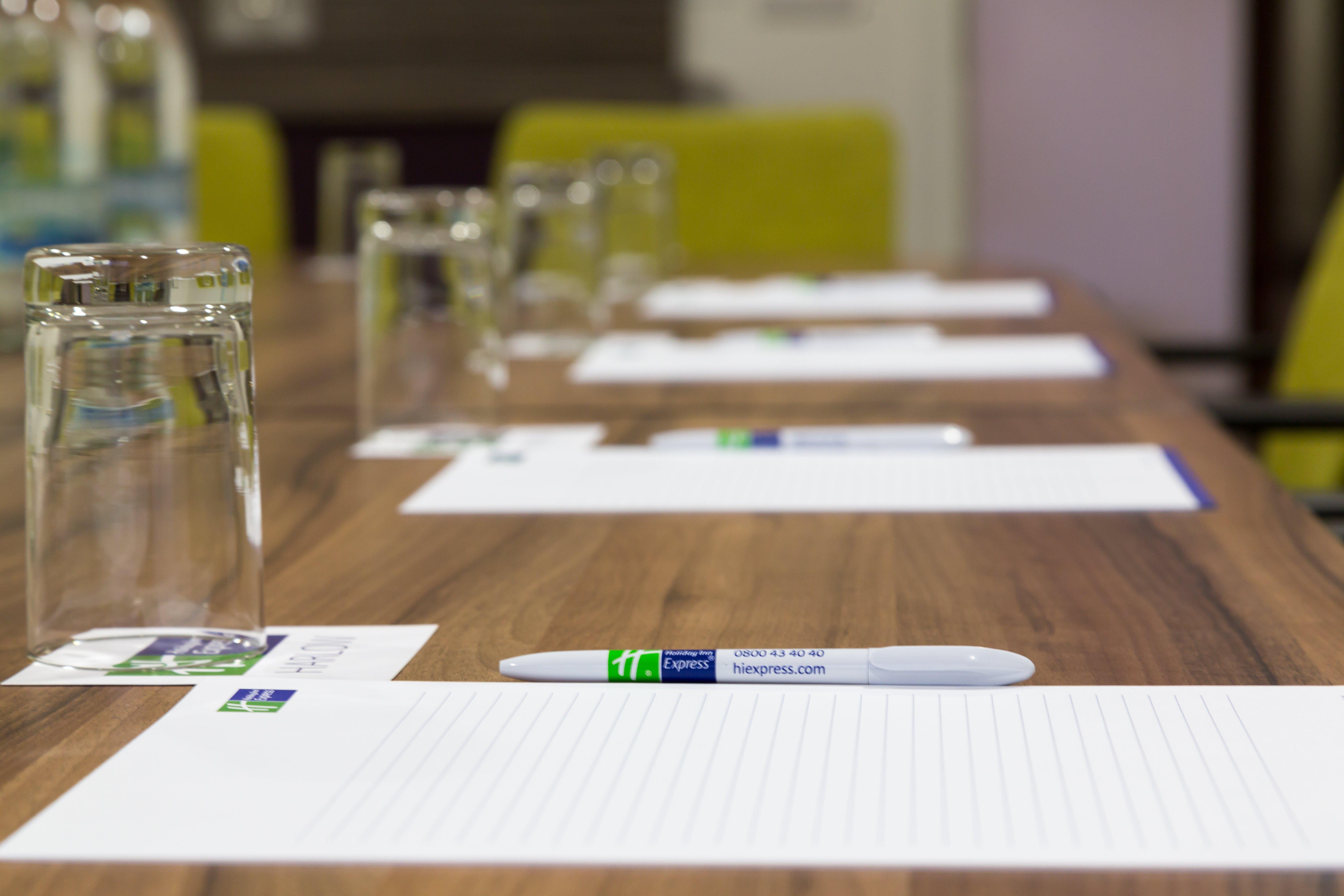 Holiday Inn Express Harlow By Ihg Ngoại thất bức ảnh