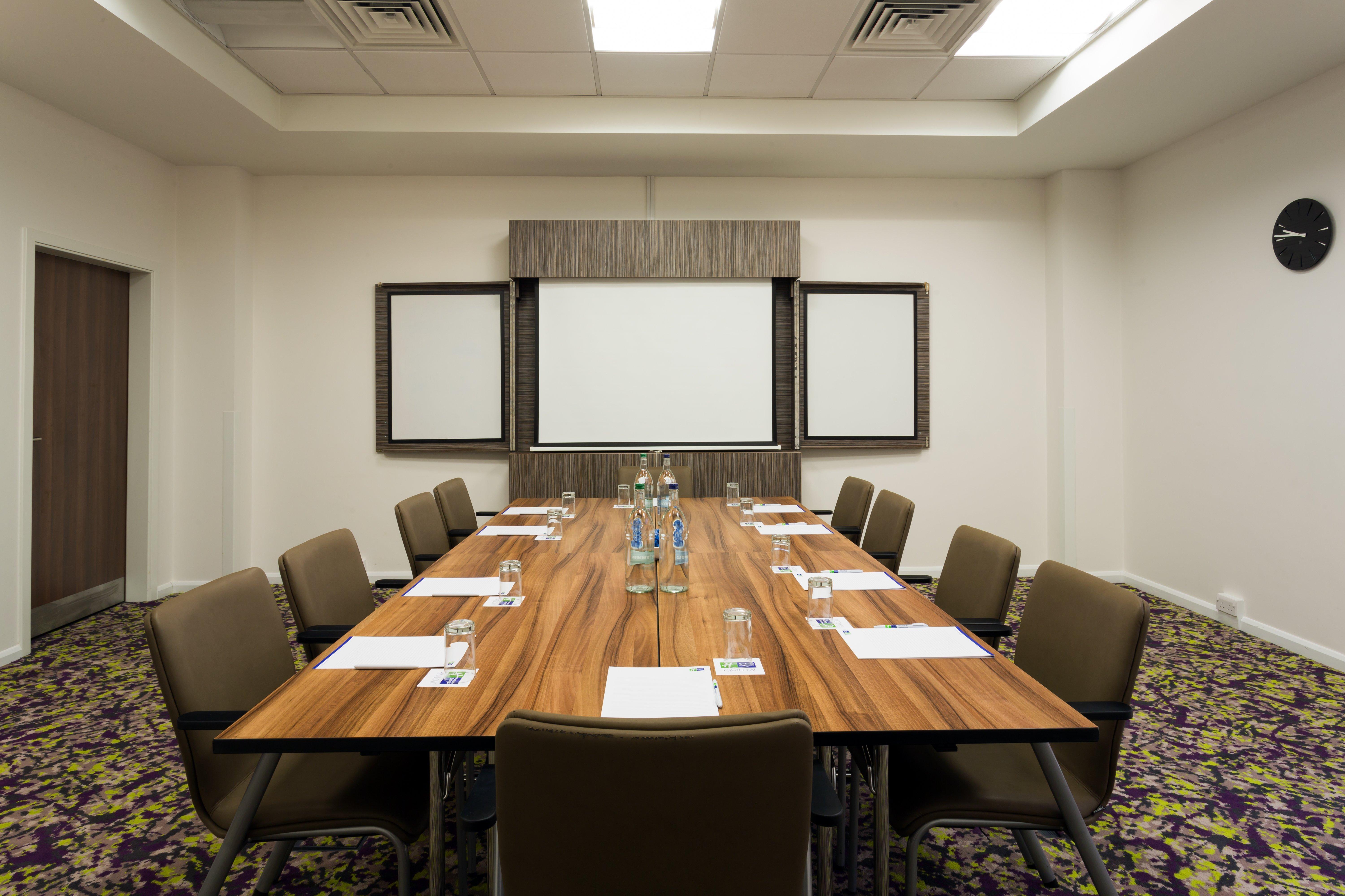 Holiday Inn Express Harlow By Ihg Ngoại thất bức ảnh