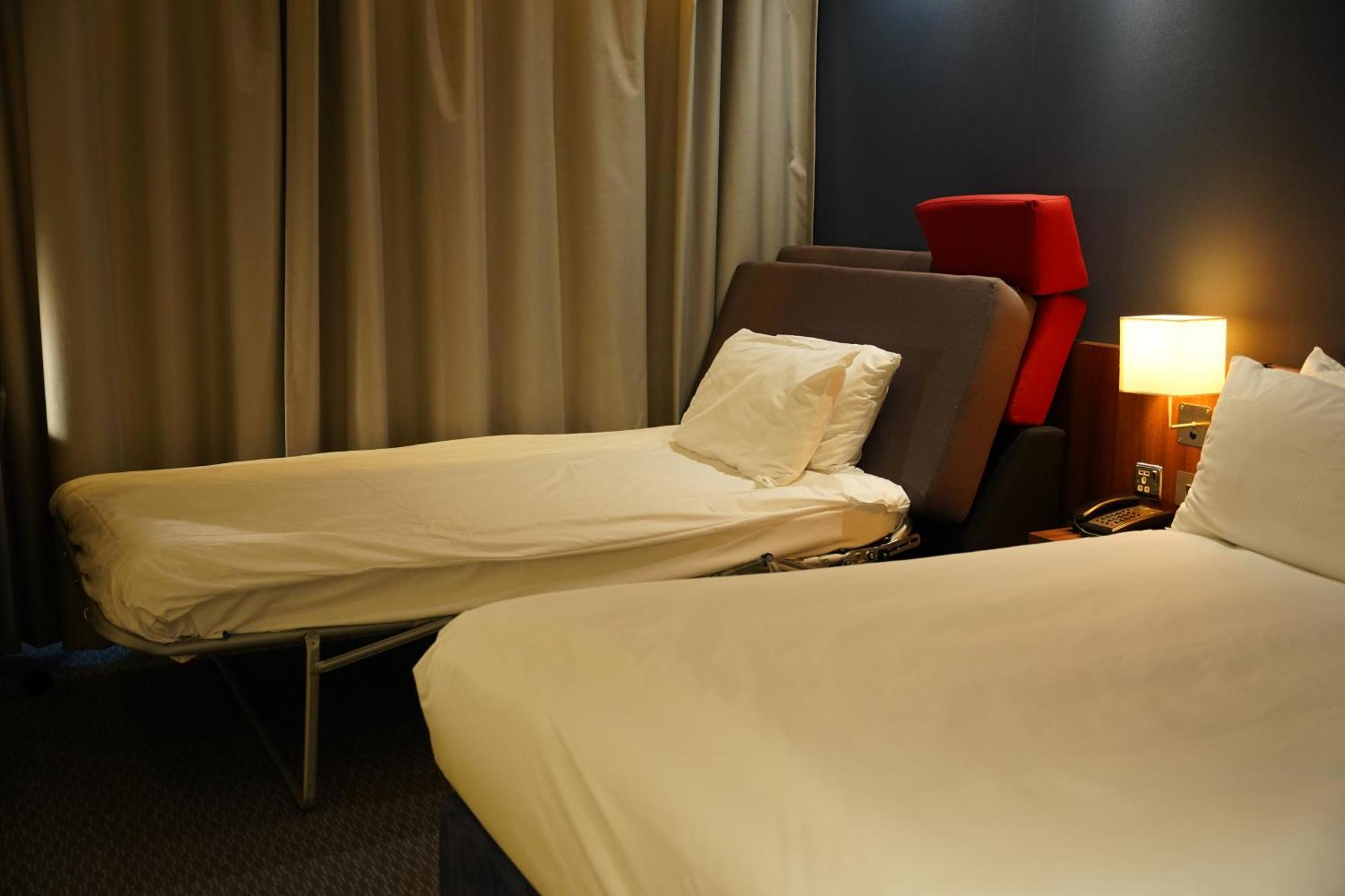 Holiday Inn Express Harlow By Ihg Ngoại thất bức ảnh