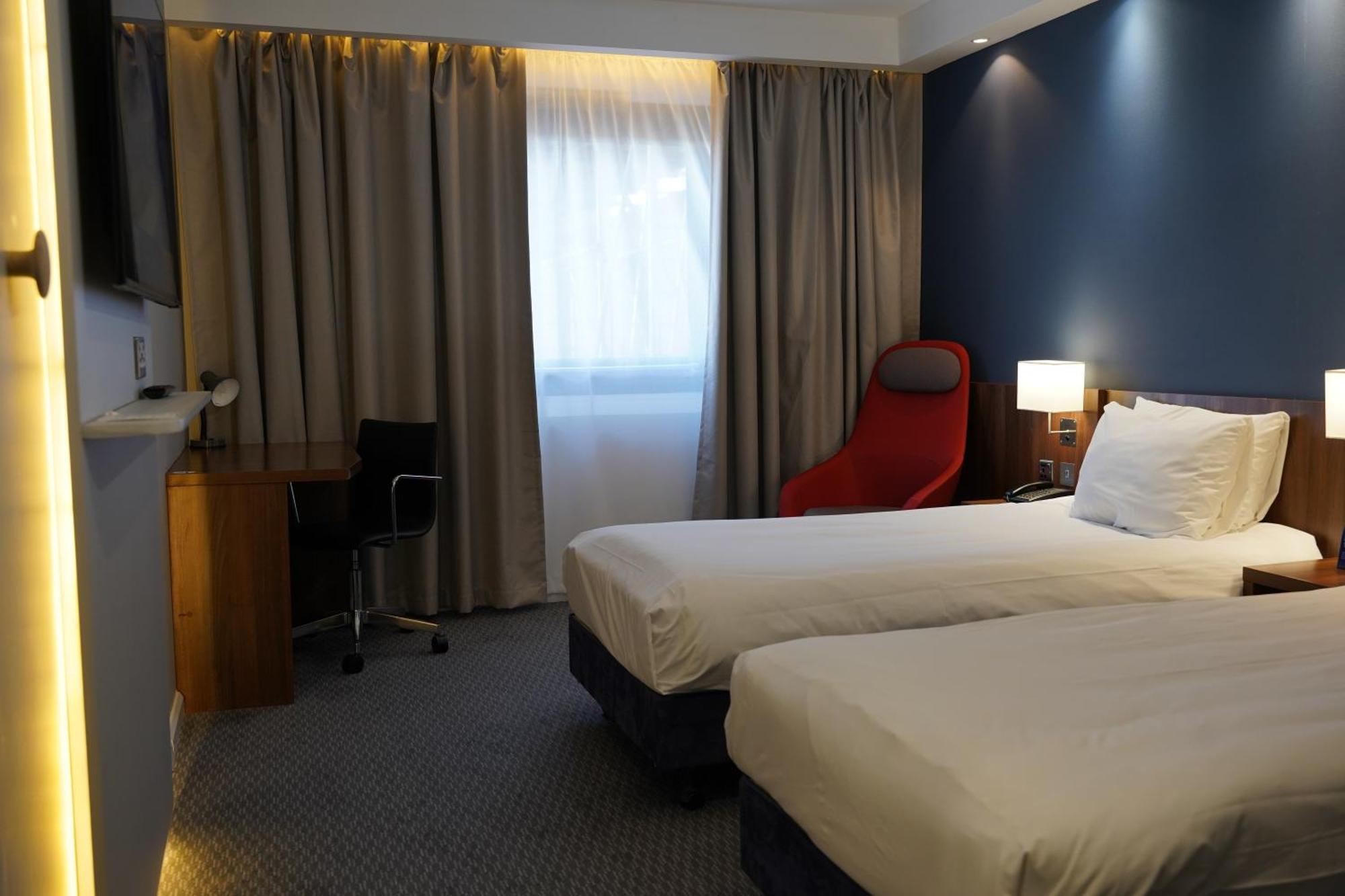 Holiday Inn Express Harlow By Ihg Ngoại thất bức ảnh