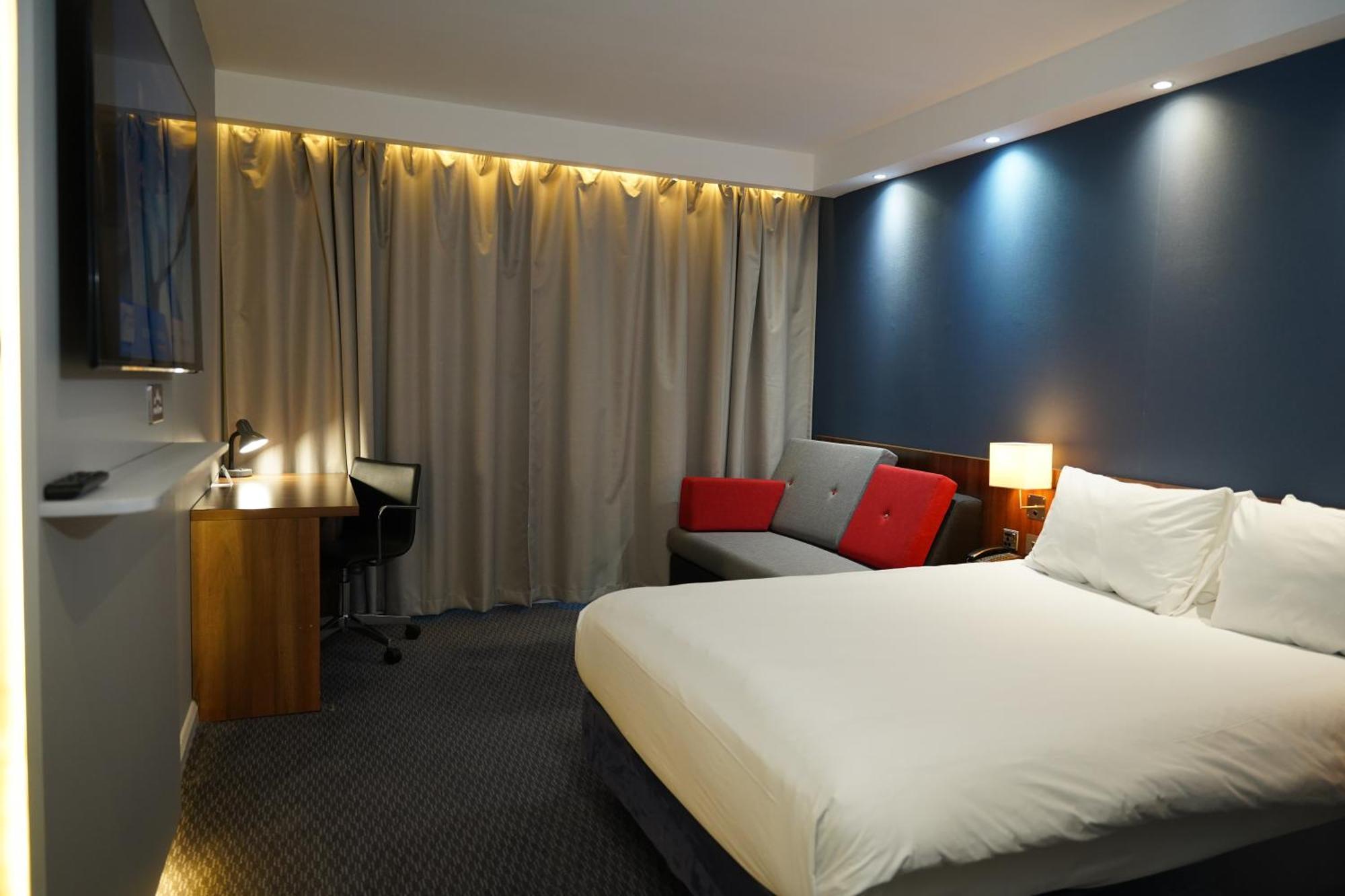 Holiday Inn Express Harlow By Ihg Ngoại thất bức ảnh