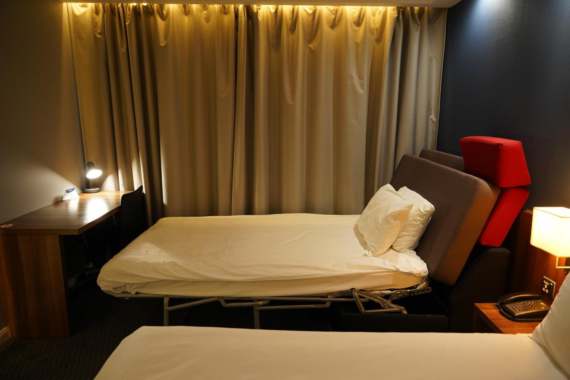 Holiday Inn Express Harlow By Ihg Ngoại thất bức ảnh