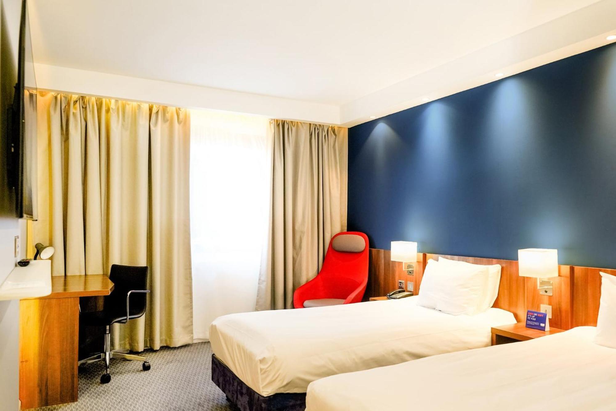 Holiday Inn Express Harlow By Ihg Ngoại thất bức ảnh