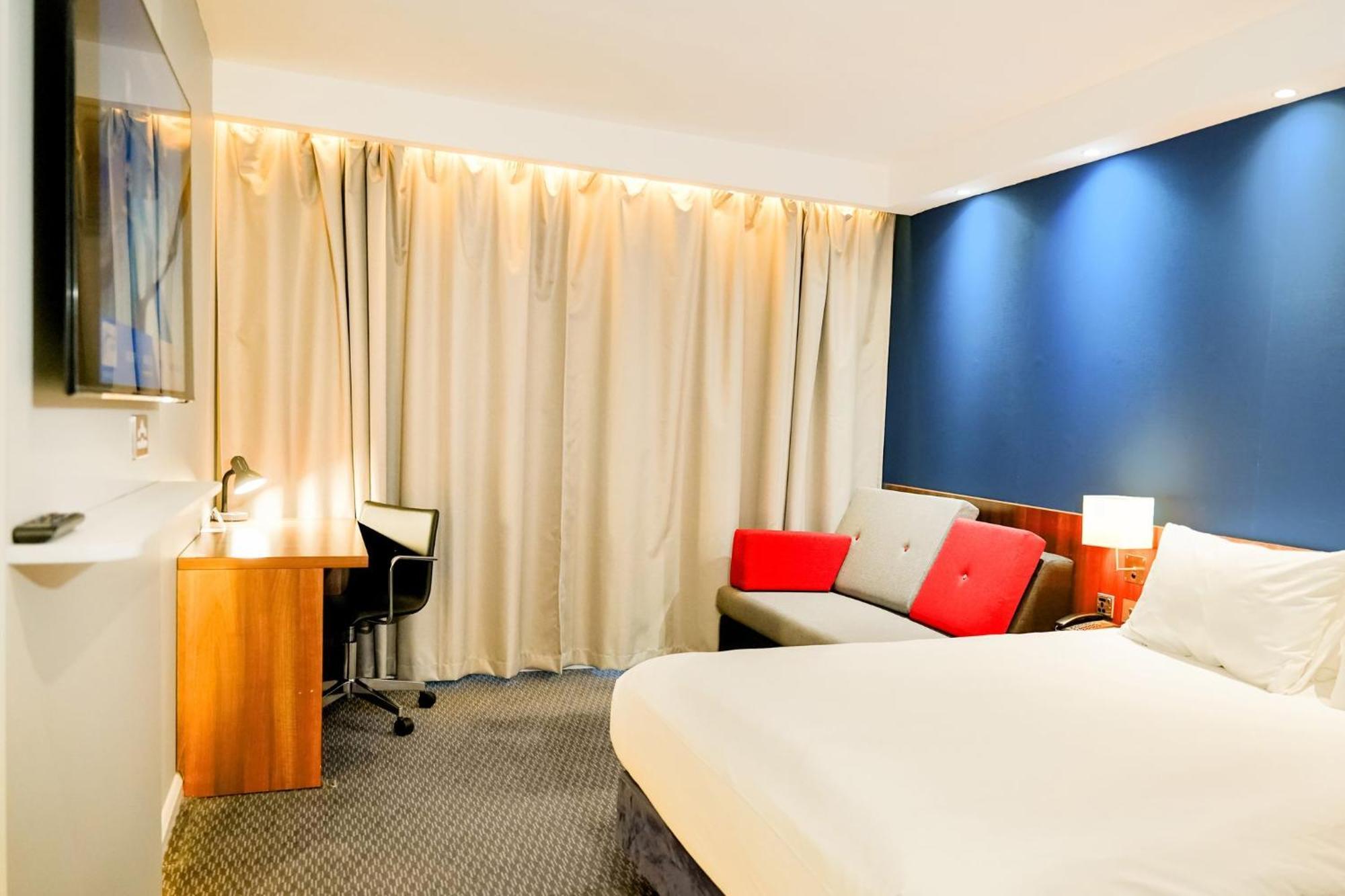 Holiday Inn Express Harlow By Ihg Ngoại thất bức ảnh