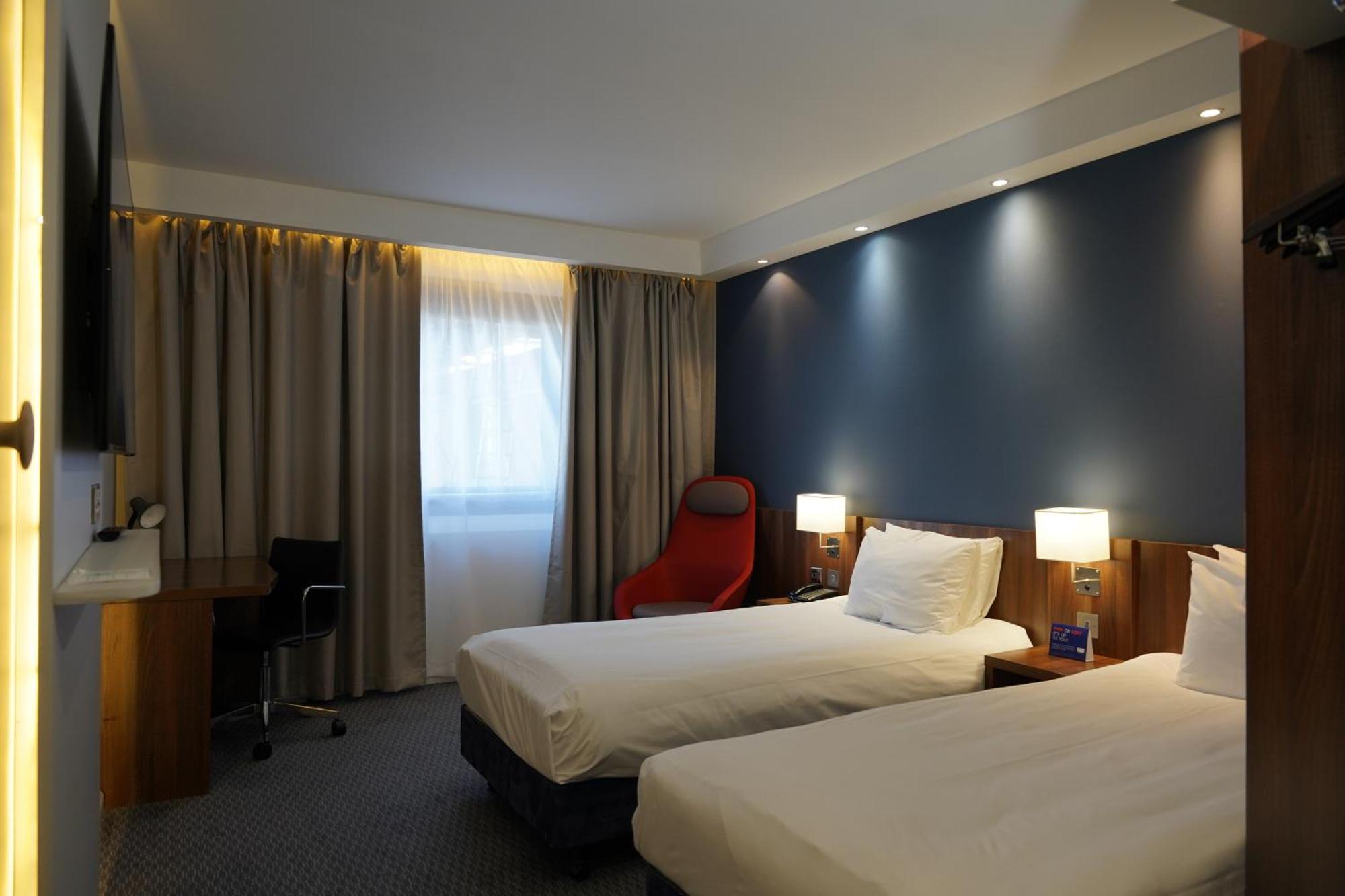 Holiday Inn Express Harlow By Ihg Ngoại thất bức ảnh