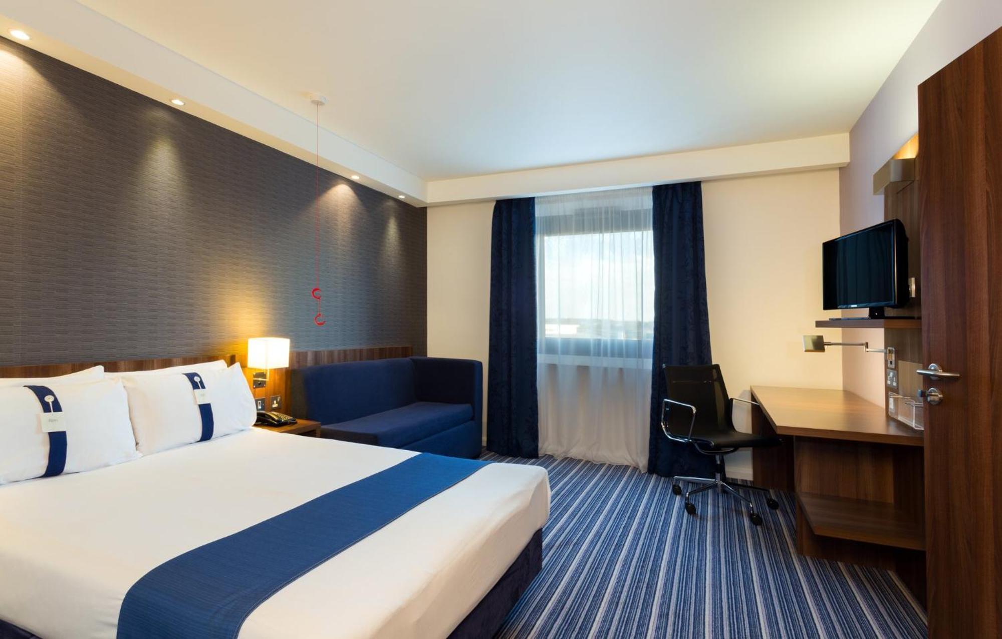 Holiday Inn Express Harlow By Ihg Ngoại thất bức ảnh