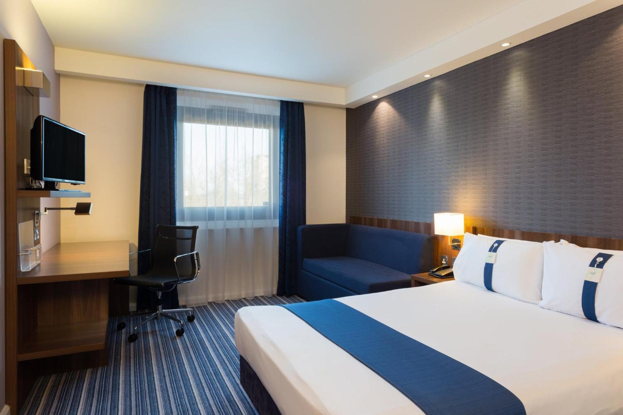 Holiday Inn Express Harlow By Ihg Ngoại thất bức ảnh