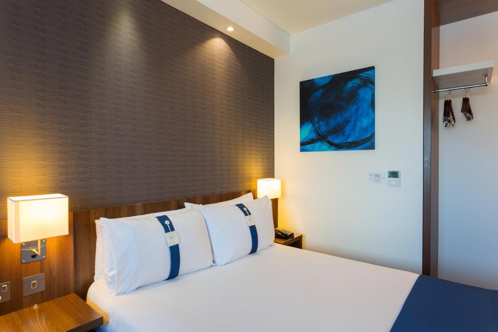 Holiday Inn Express Harlow By Ihg Ngoại thất bức ảnh