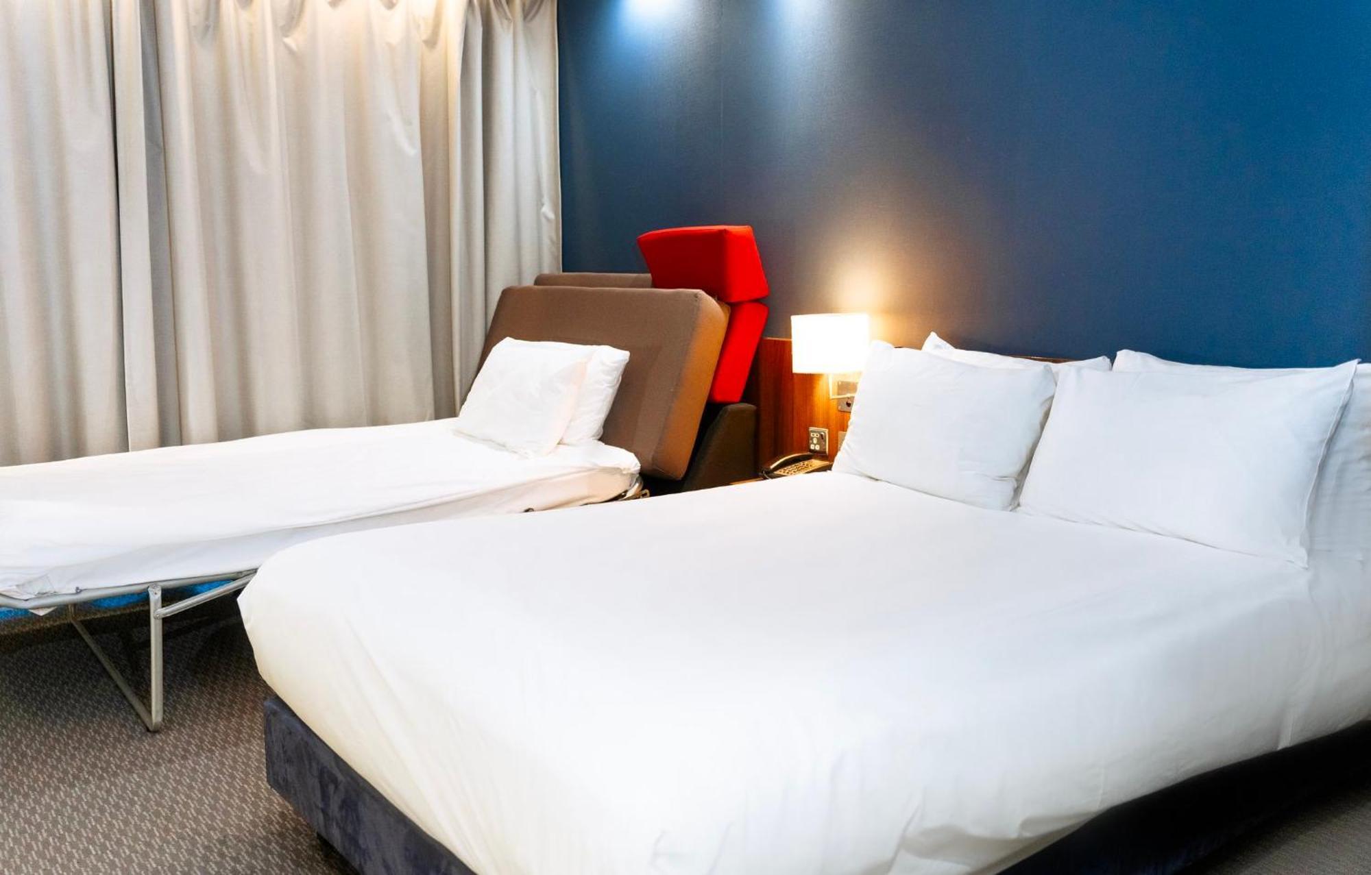 Holiday Inn Express Harlow By Ihg Ngoại thất bức ảnh