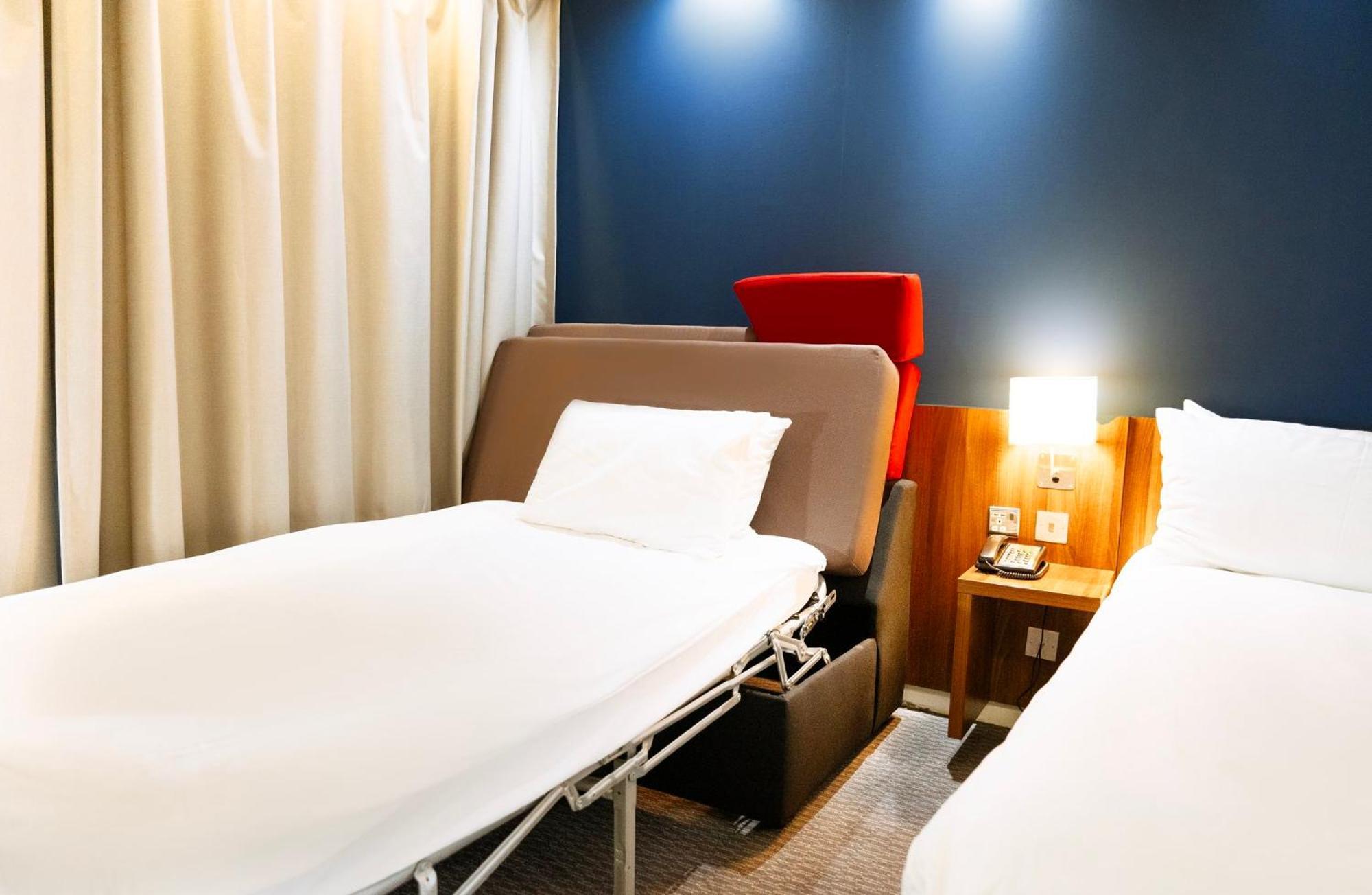 Holiday Inn Express Harlow By Ihg Ngoại thất bức ảnh